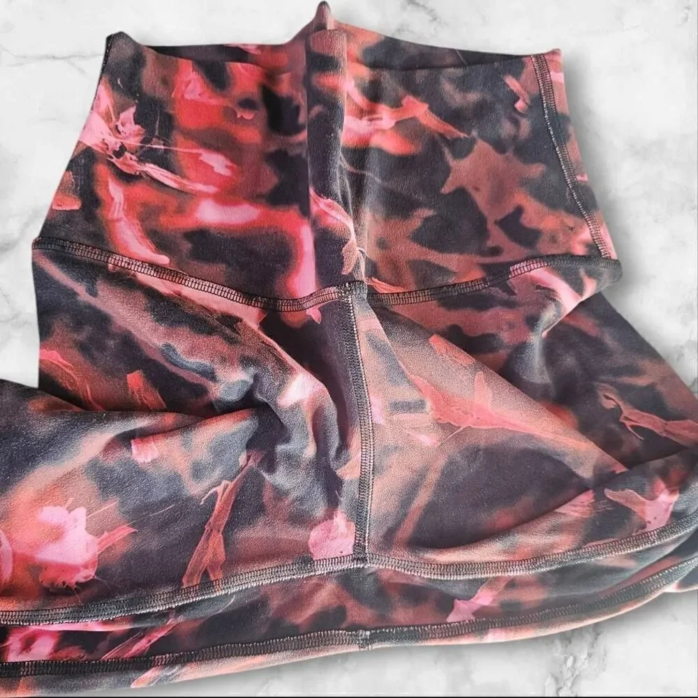 Lululemon Size 4 Floral Aligns HR